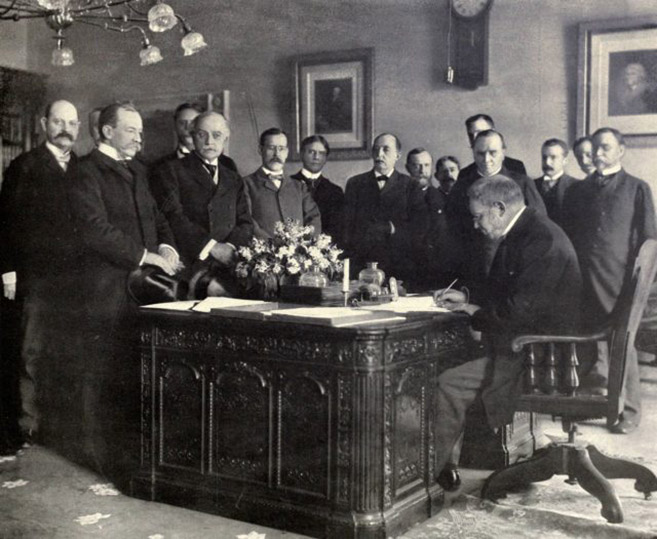 The Astonishing History of the President's Oval Office Resolute Desk