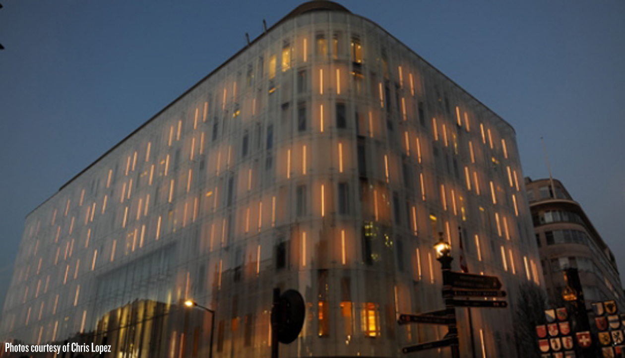 Computerized W Hotel Facade In London Creates Unique Lightshows Based
